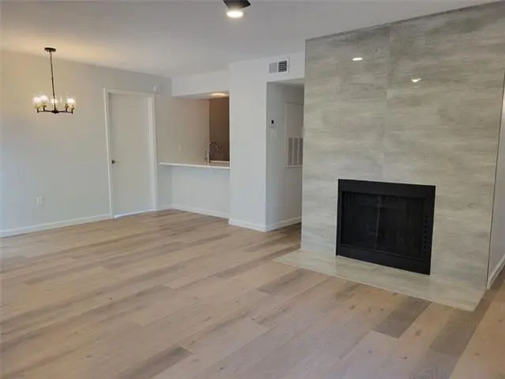 12484 Abrams 2101, Dallas