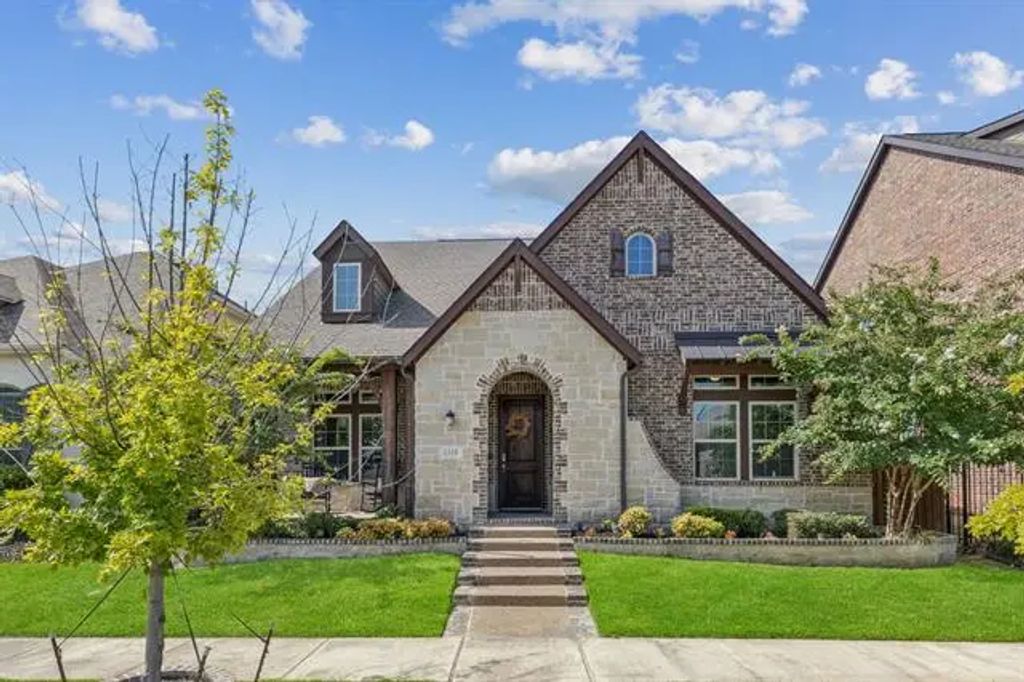 1410 Huntsman Ridge Lane, Arlington