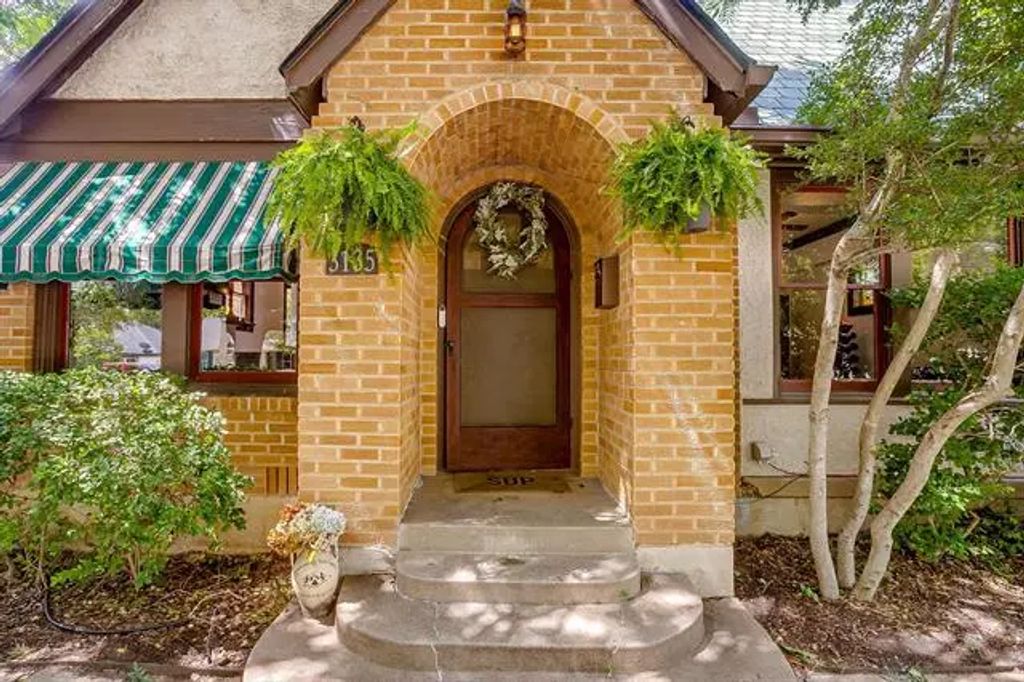 3135 Meadowbrook Drive, Fort Worth