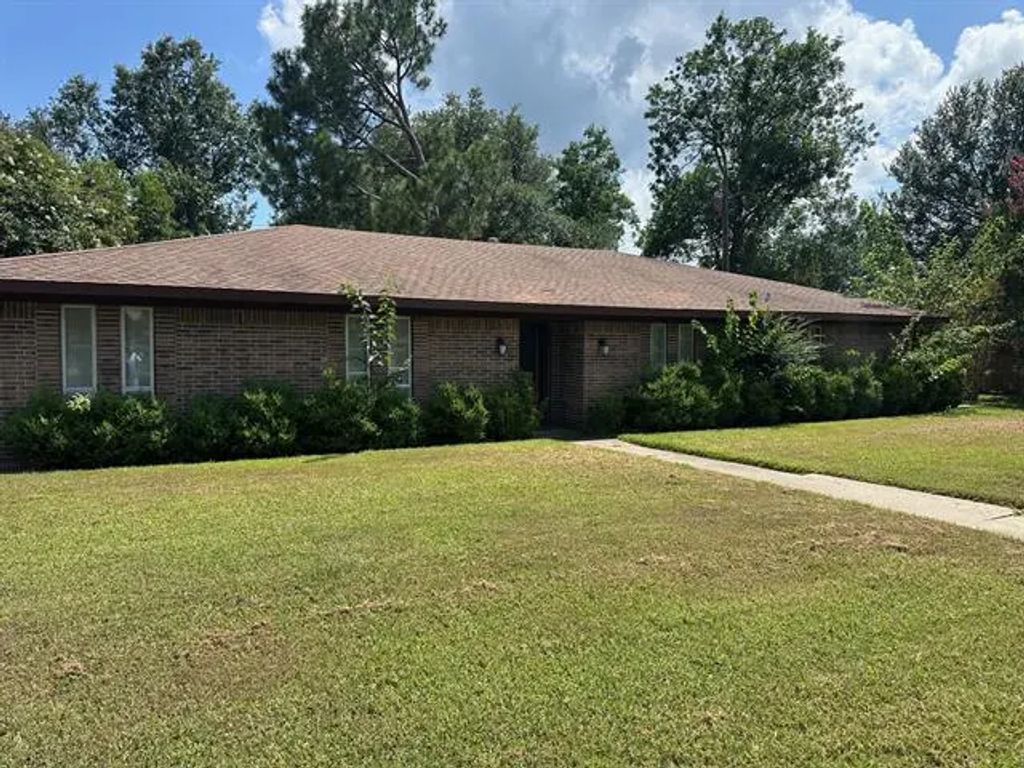 2609 Sterling Hart Drive, Commerce
