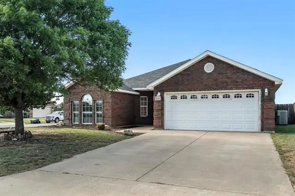 202 Sugarberry Avenue, Abilene