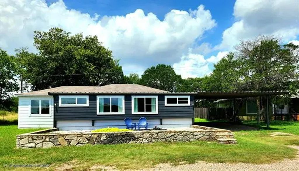 109 County Road 1700, Clifton