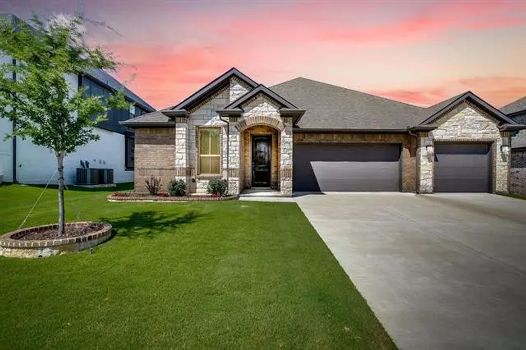 3004 Nob Hill Drive, Burleson
