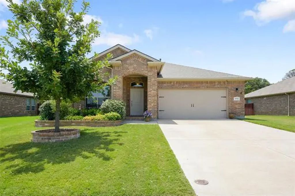 1092 Mooring Drive, Azle
