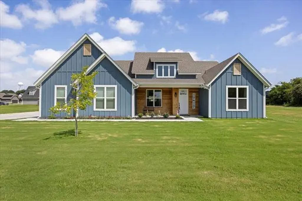 420 E 4th Street, Tolar