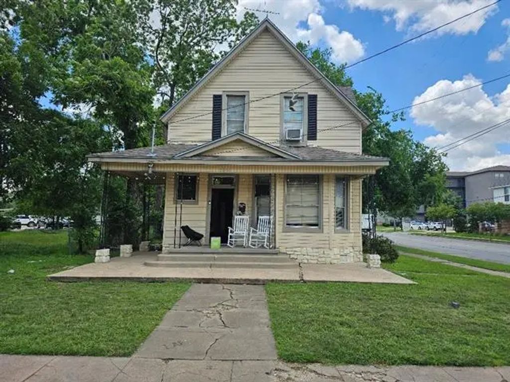 1801 S 10th Street, Waco