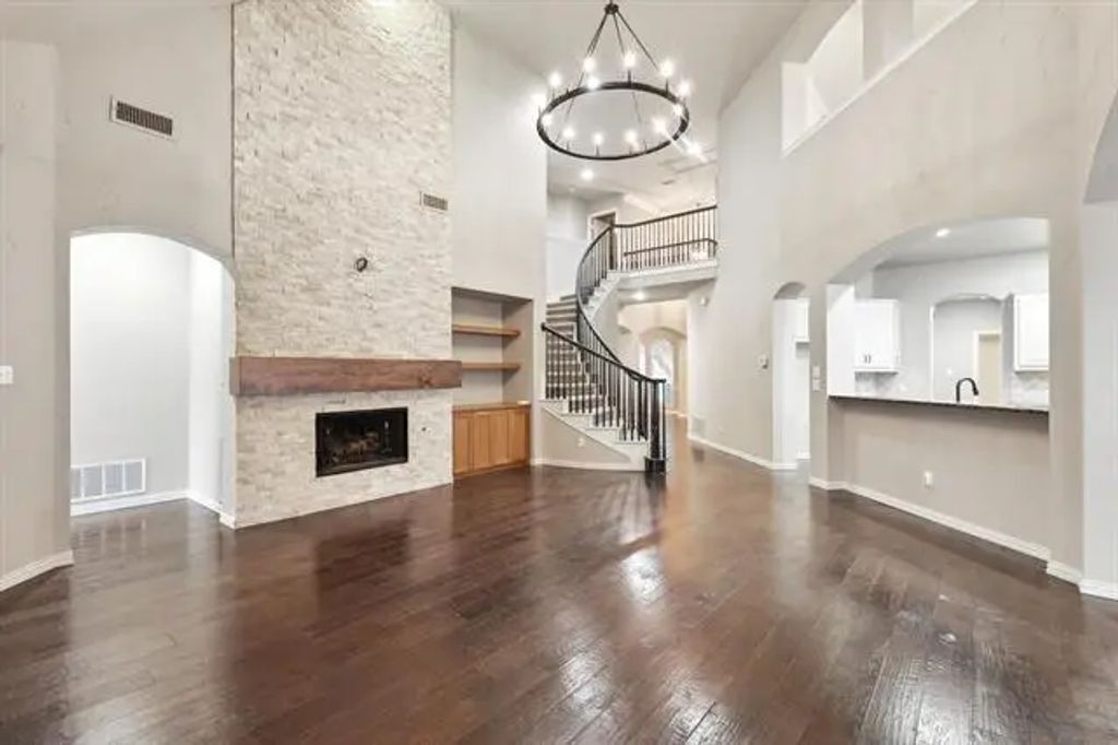 2543 Sir Tristram Lane, Lewisville