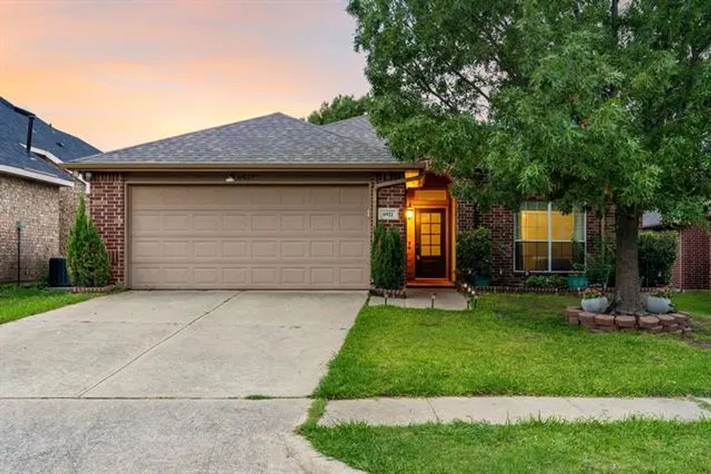 6921 Lakehurst Lane, Sachse