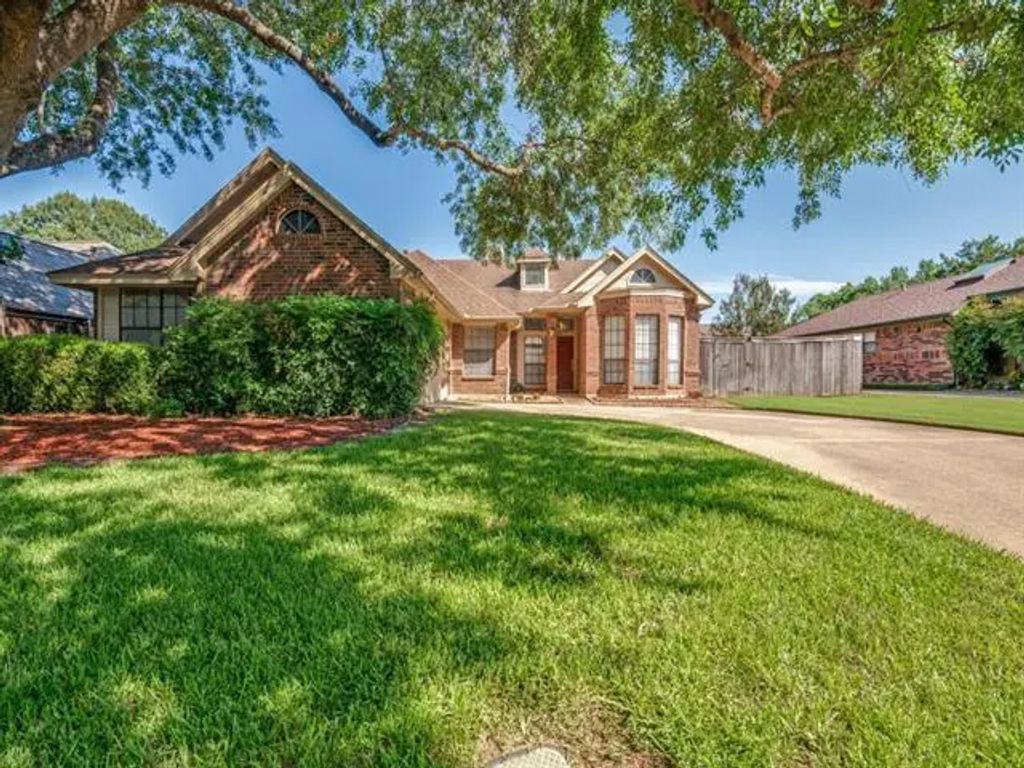 712 Gunnison Court, Arlington