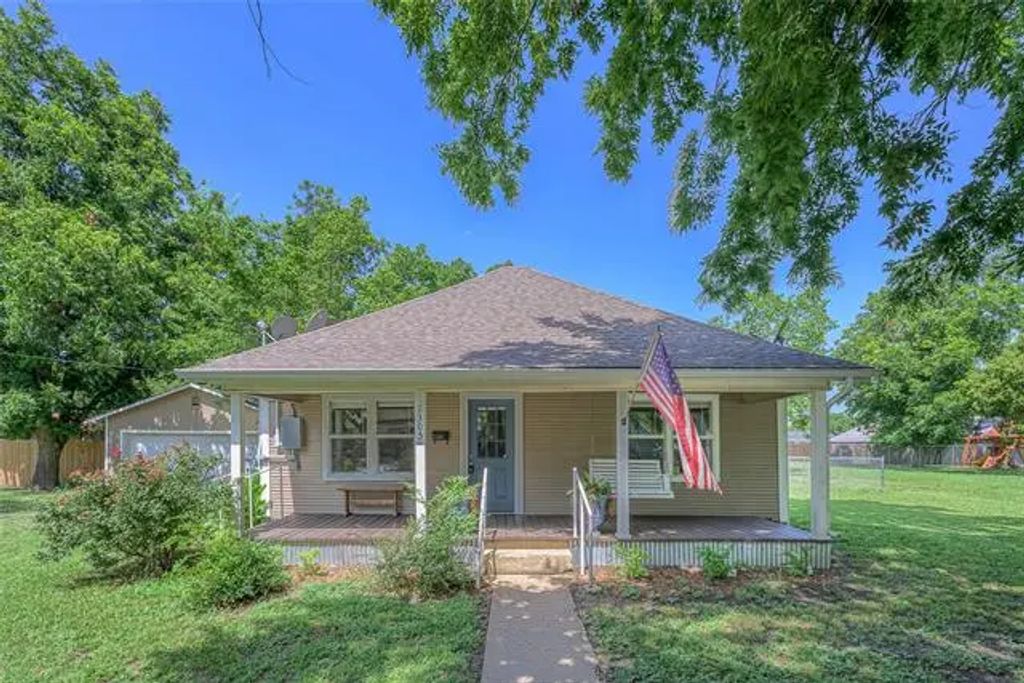 1305 14th Street, Honey Grove