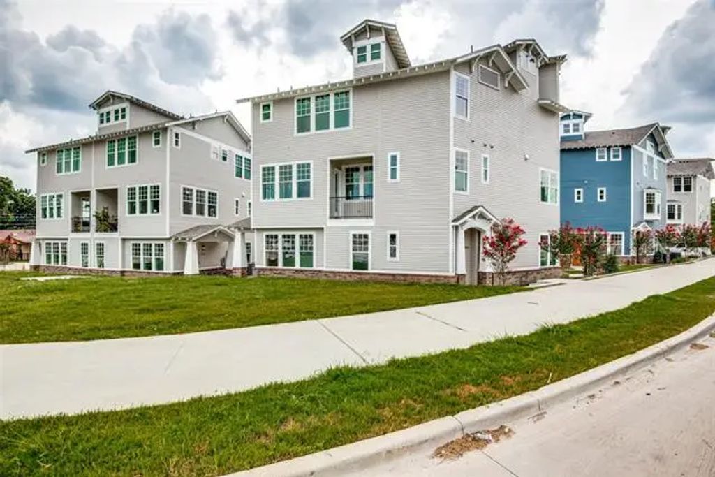 649 N Tyler Street 103, Dallas