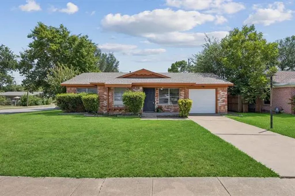 2702 Morgan Drive, Irving