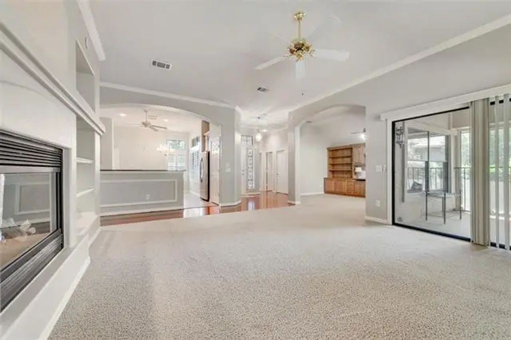 10104 Southpoint Court, Denton