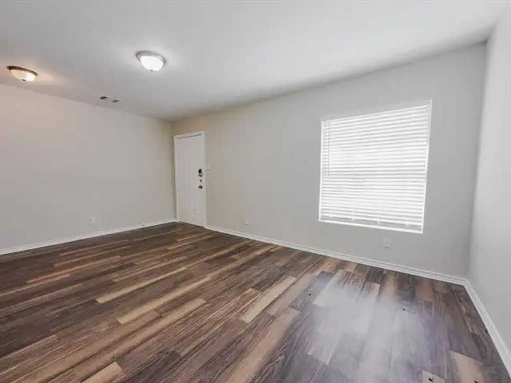 2461 Volga Avenue, Dallas