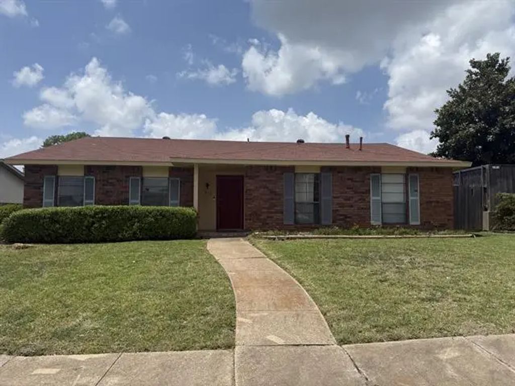 3425 Knollpoint Drive, Garland