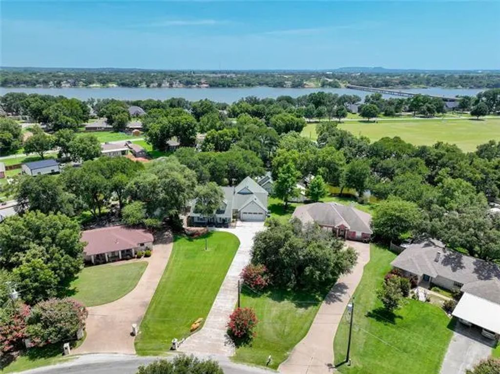 213 Granada Calle Street, Granbury
