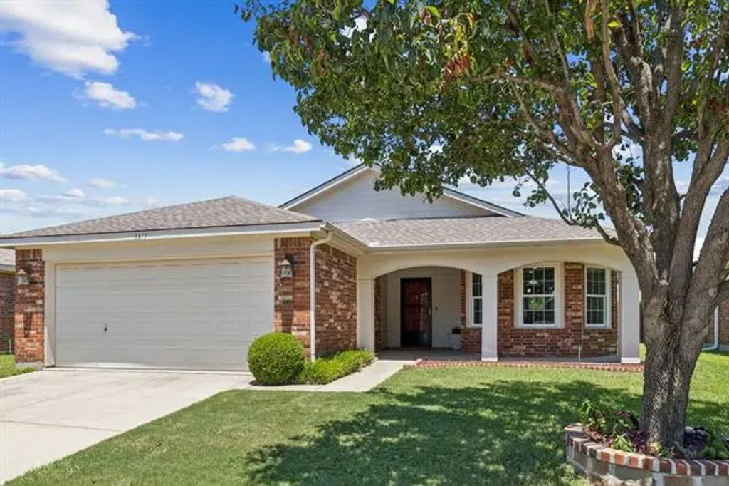 8817 Wagon Trail, Cross Roads