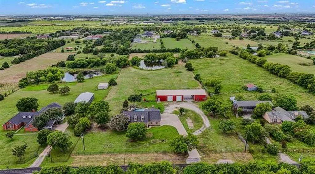 16001 Calvert Road, Forney
