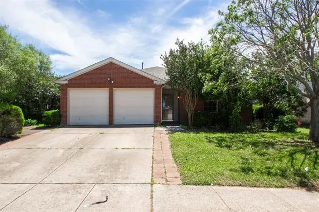 4512 Blue Jay Lane, Sherman