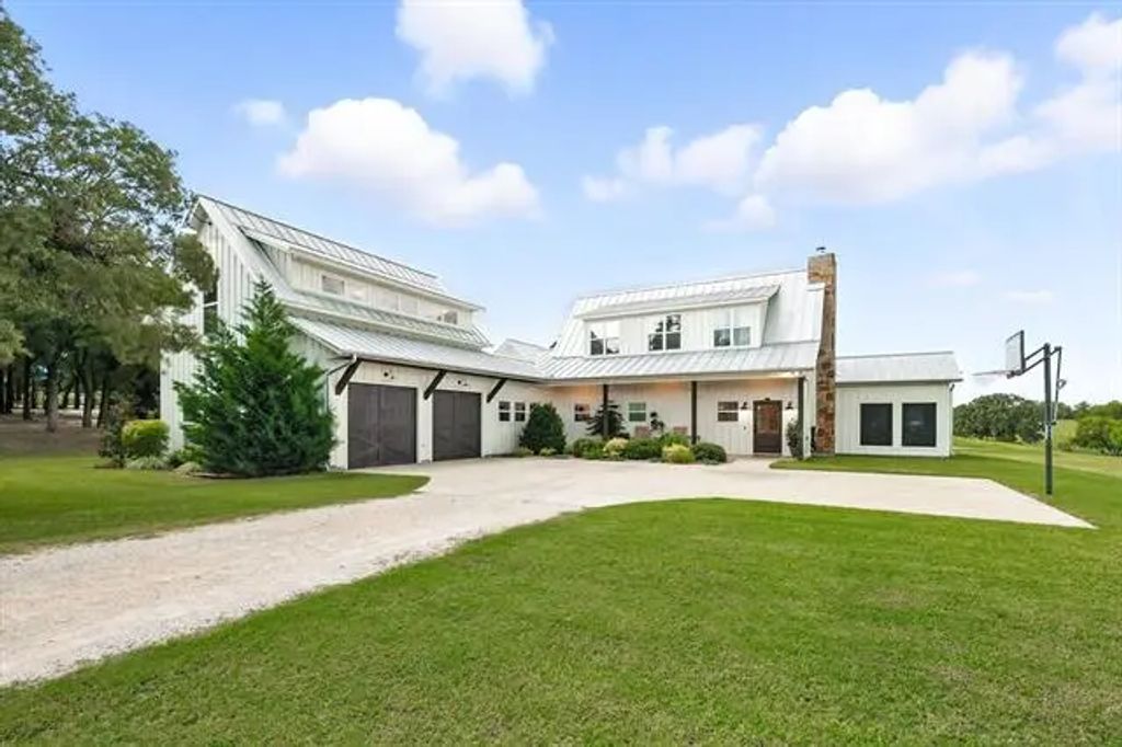 449 Hlavek Road, Decatur