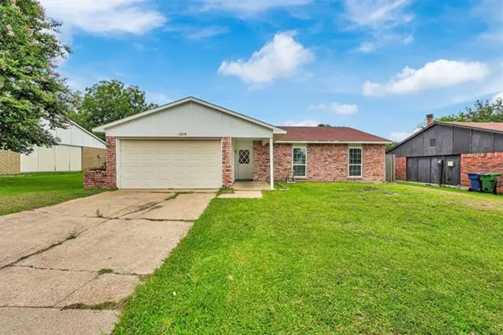 1818 Legend Drive, Garland