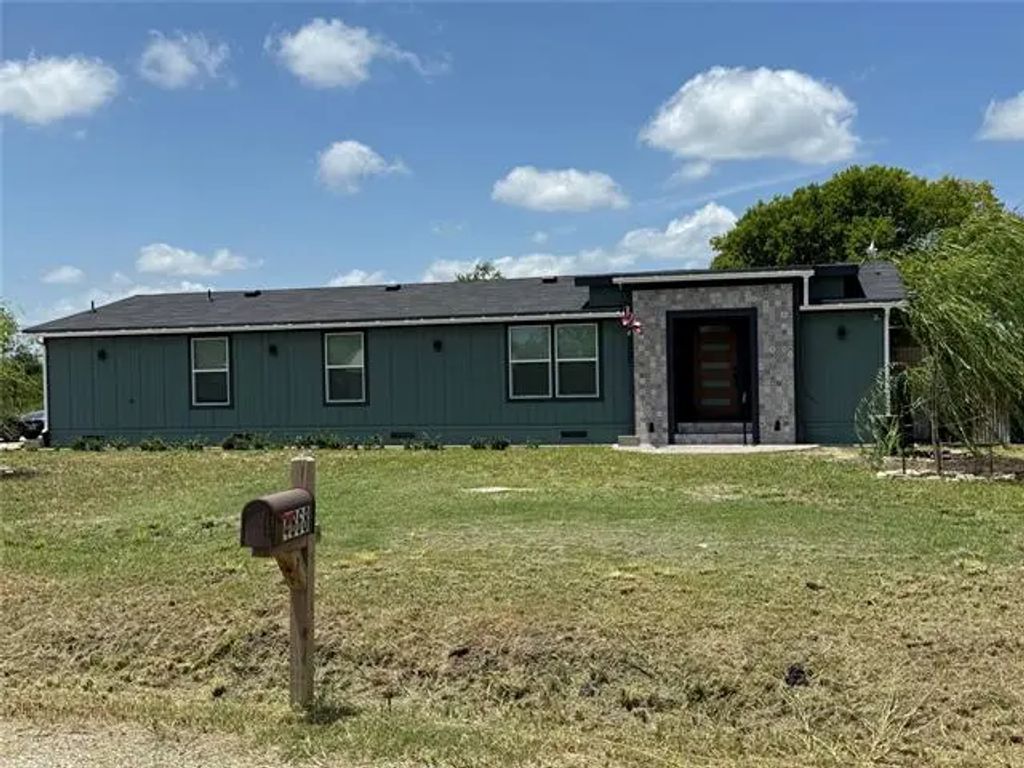 4868 County Road 2242, Greenville