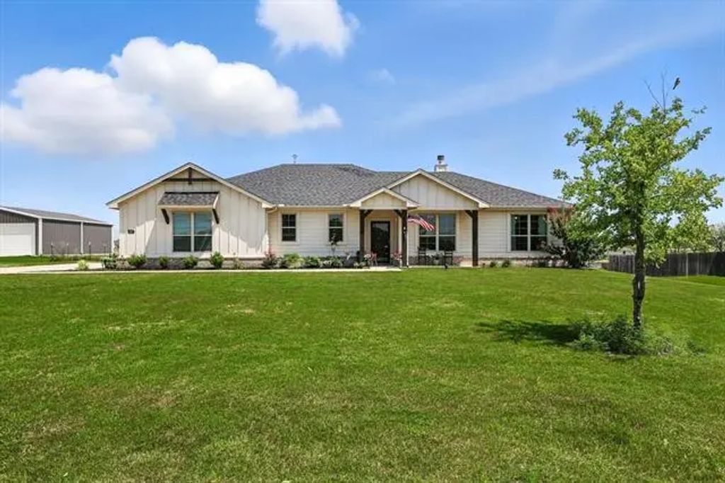 2407 County Road 4010, Decatur
