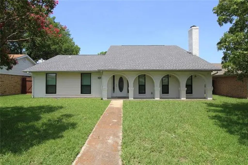 2805 Meadow Park Drive, Garland