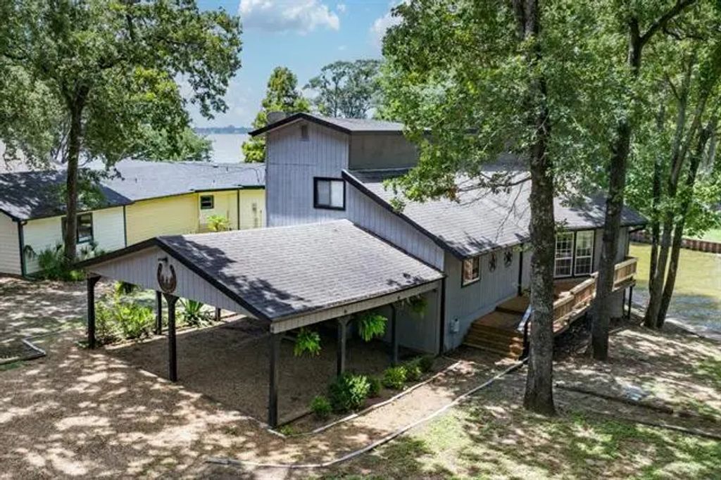 166 Nuevo Leon Street, Payne Springs