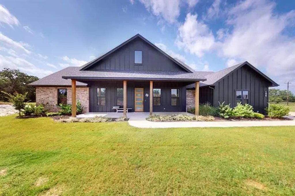 199 Graystone Drive, Weatherford