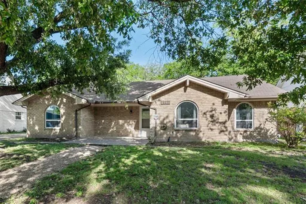 2701 Magnolia Drive, Irving