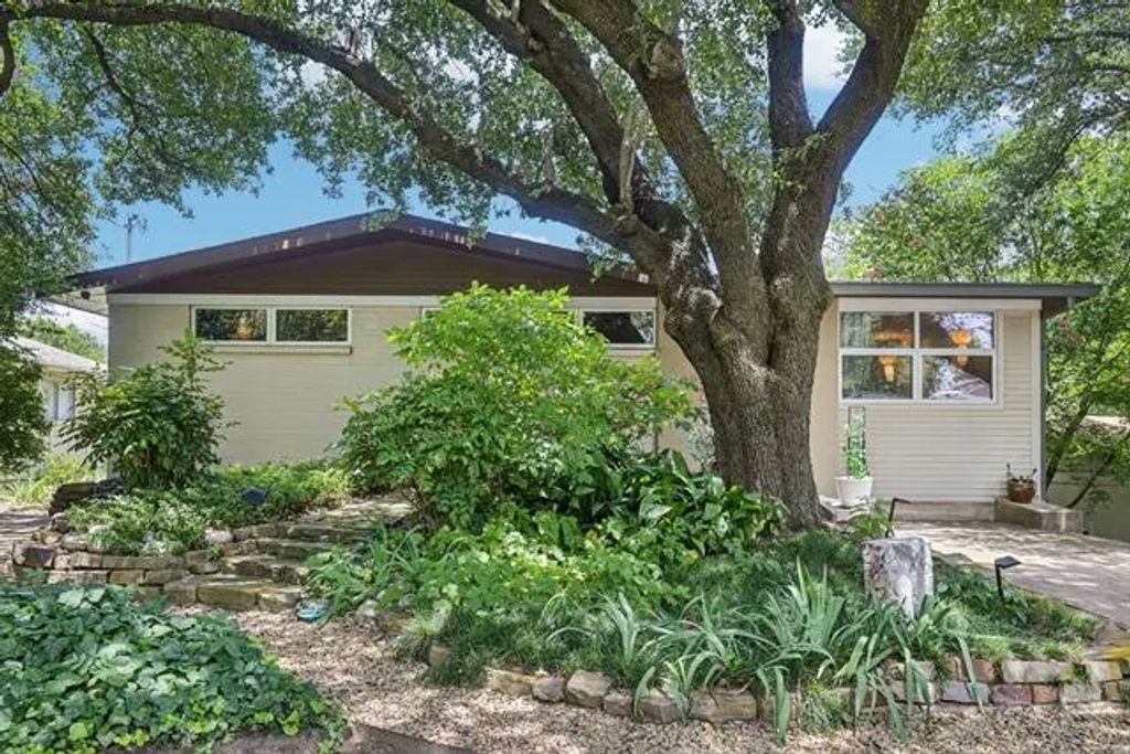10369 Country Club Drive, Dallas