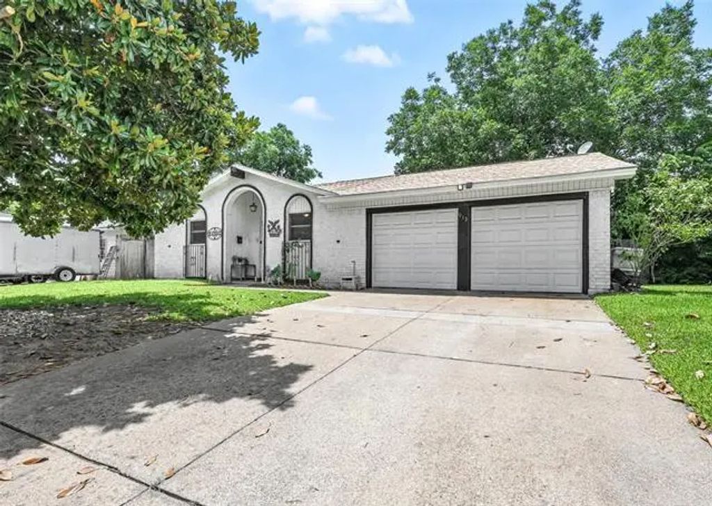 913 Venice Street, Hurst