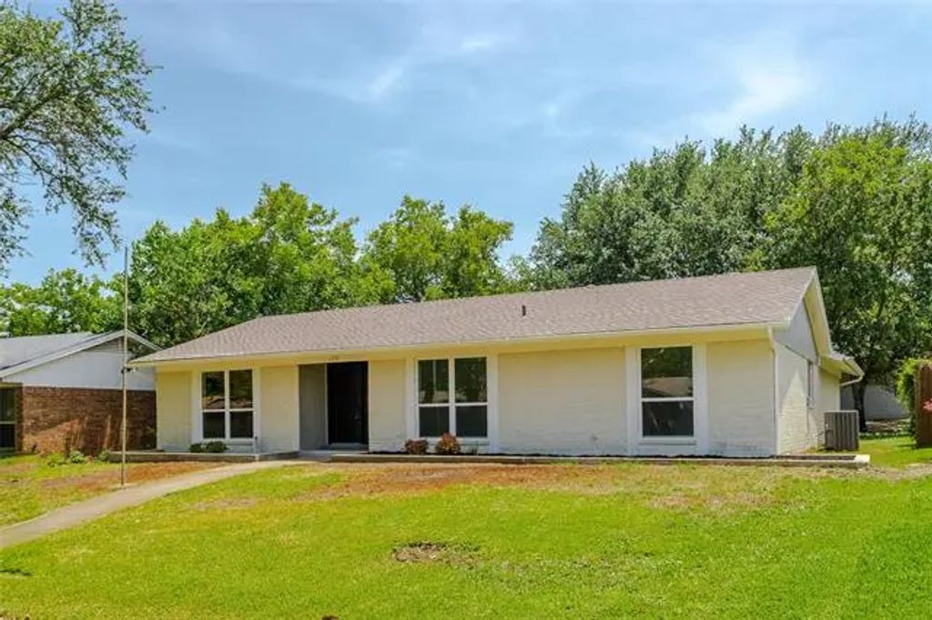 1390 Dogwood Trail, Lewisville