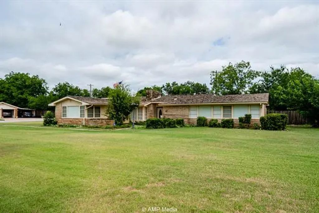 844 West Lake Drive, Hamlin