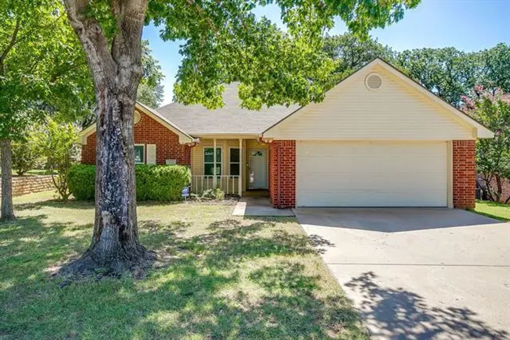 114 Whiterock Court, Weatherford