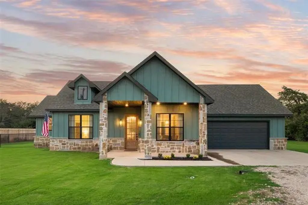 1505 Vz County Road 3415, Wills Point
