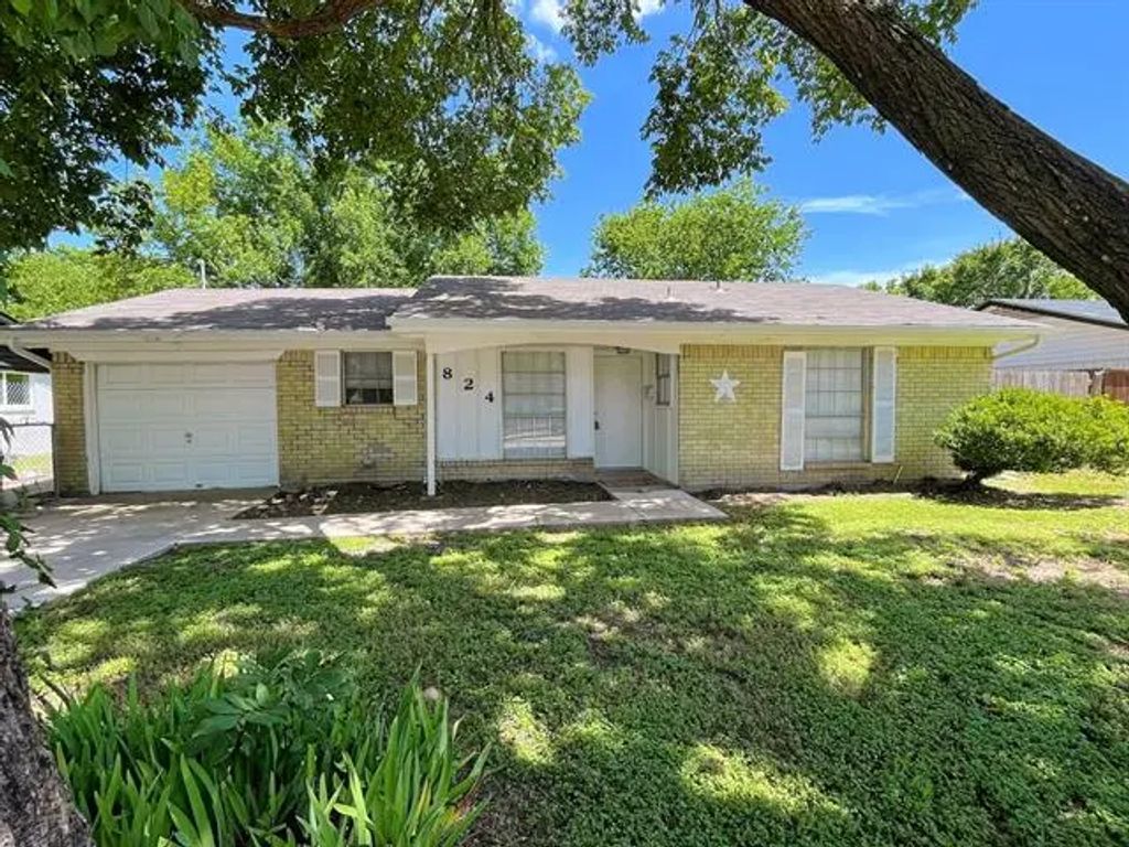 824 Johnnie Row, Seagoville