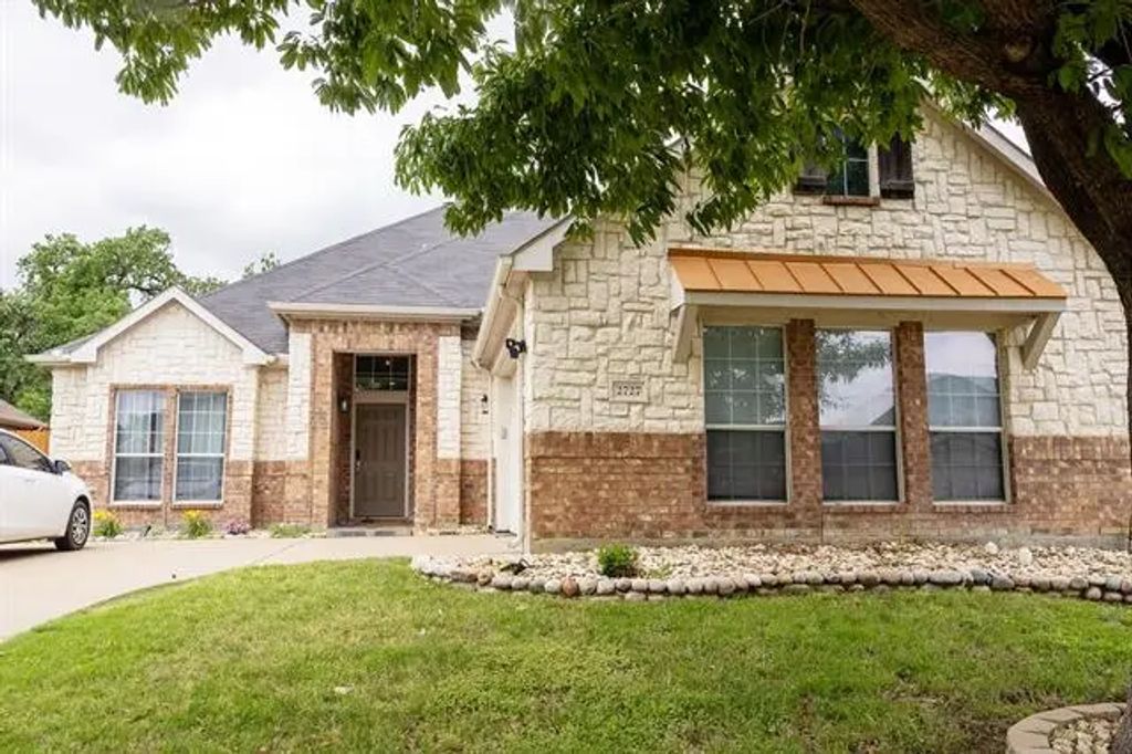 2727 Meadow Lake Drive, Grand Prairie