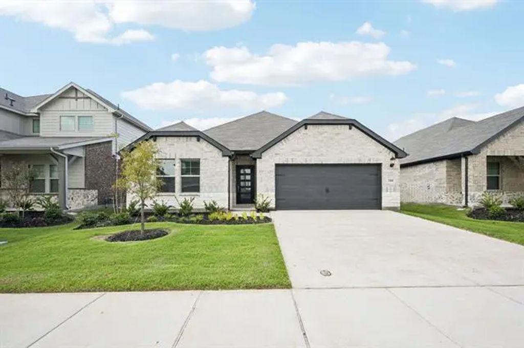 3306 Pat Mayse Drive, Farmersville
