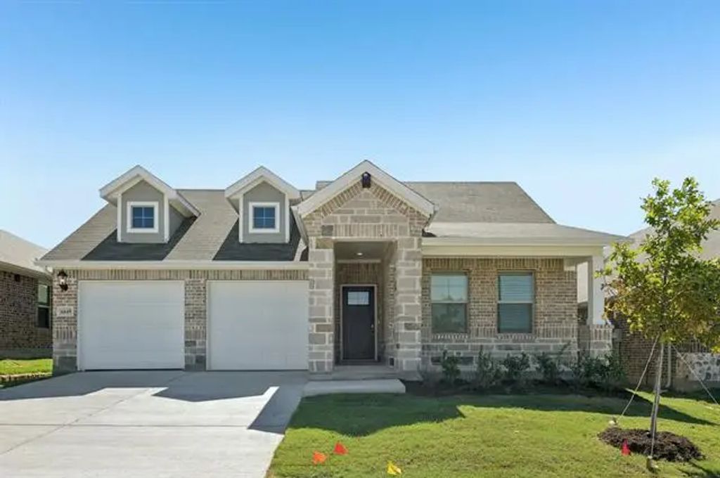 6649 Valley Lake Lane, Fort Worth