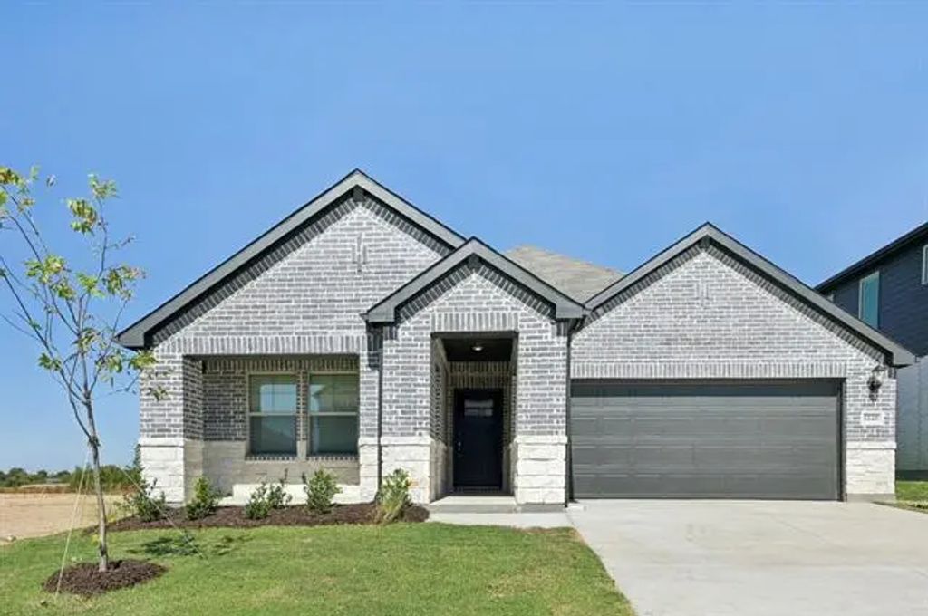 6640 Valley Lake Lane, Fort Worth