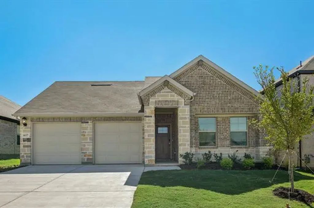 6637 Valley Lake Lane, Fort Worth