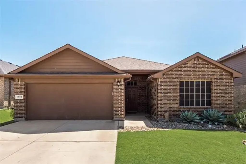 1109 Autumnwood Drive, Azle