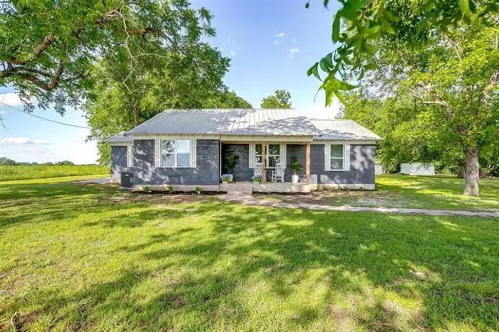 1008 Hcr 4114 S, Itasca