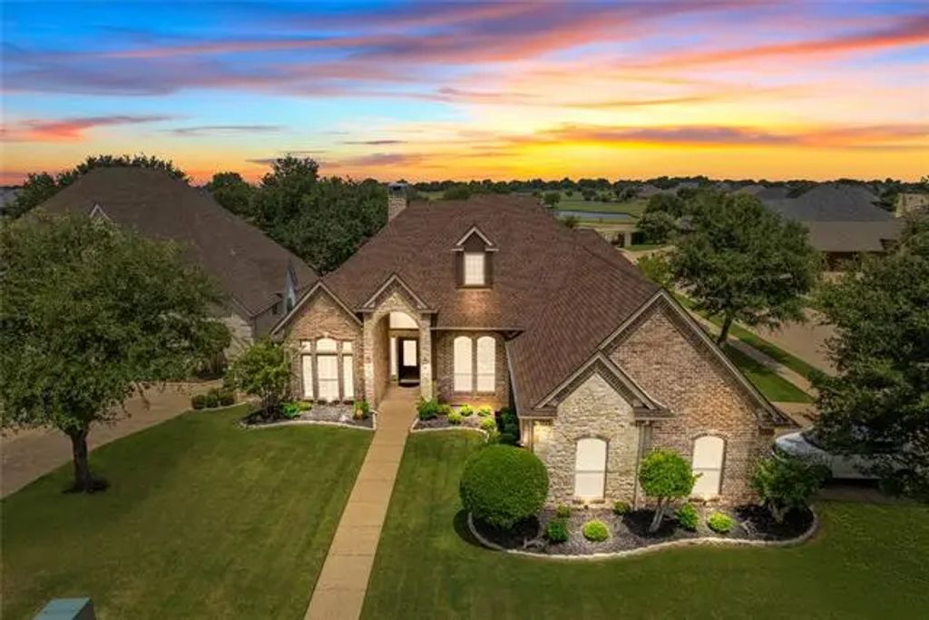 2220 Vienna Drive, Granbury
