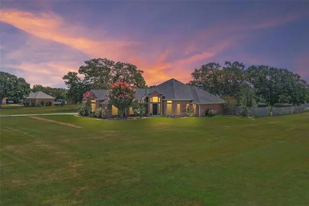 1082 Oak Bend Drive, Kaufman