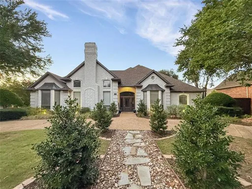 3453 Hearst Castle Way, Plano