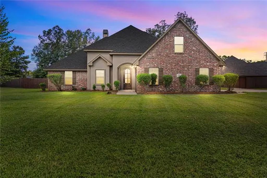 1200 Dry Creek, Haughton