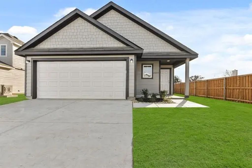 2445 Dahlia Drive, Fort Worth